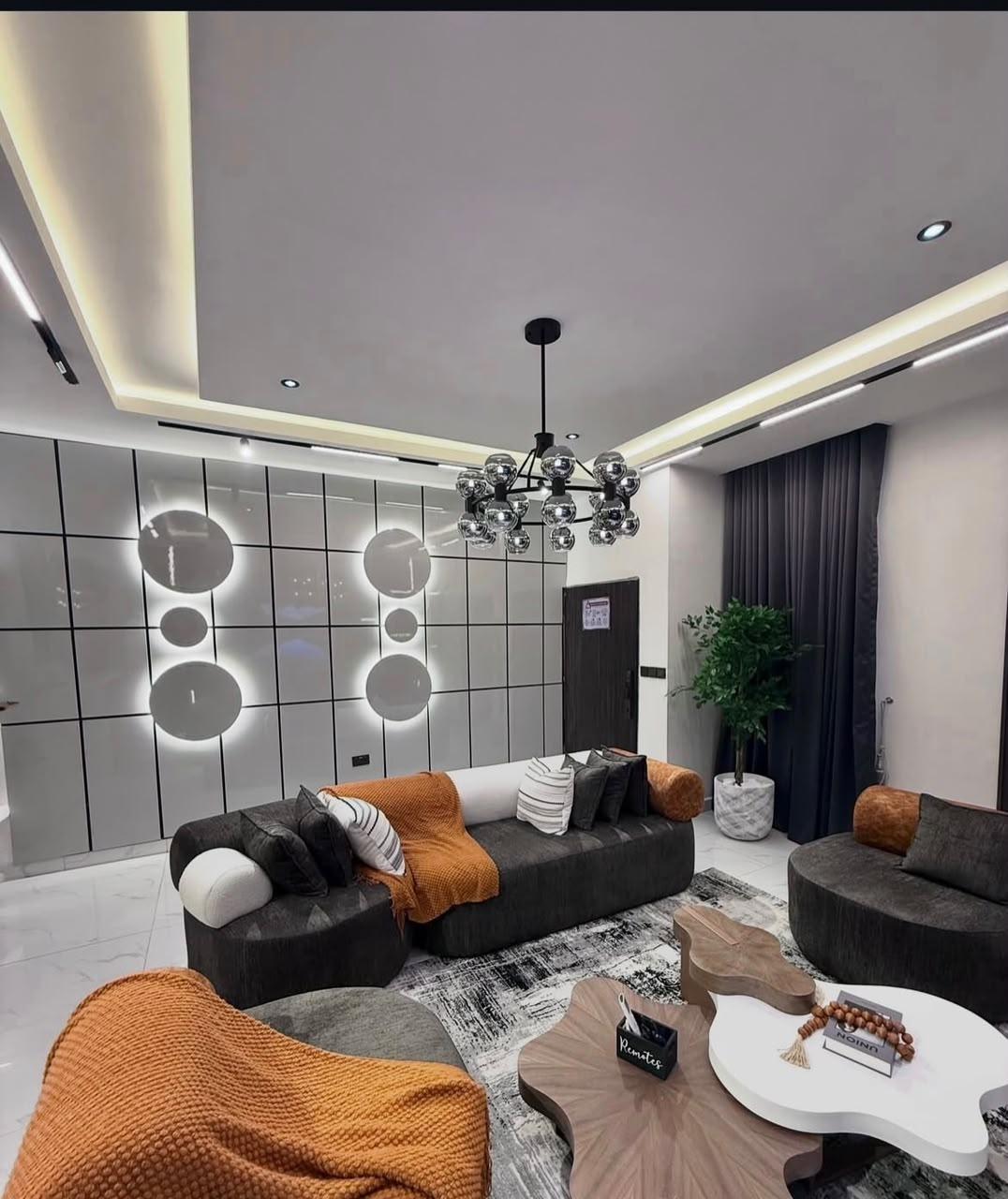 LUXURIOUS FURNISHED 1 BEDROOM APARTMENT AVAILABLE FOR SHORT STAY, photo 2